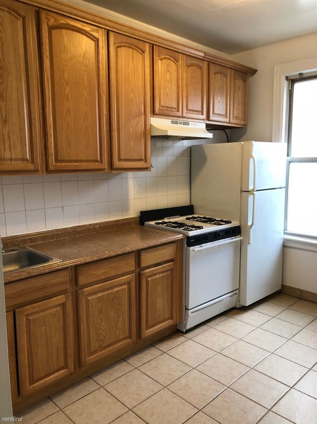 Building Photo - 1 br, 1 bath Apartment - 2122 21st Rd 2