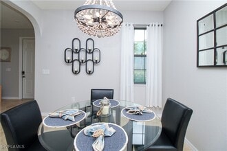 Building Photo - 9025 Alturas St