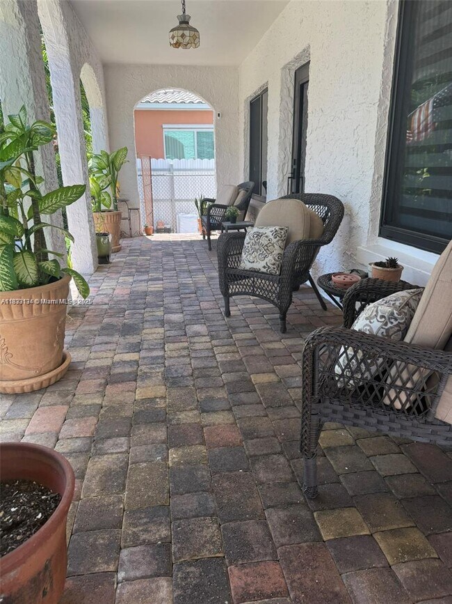 Foto del edificio - 2271 SW 25th St