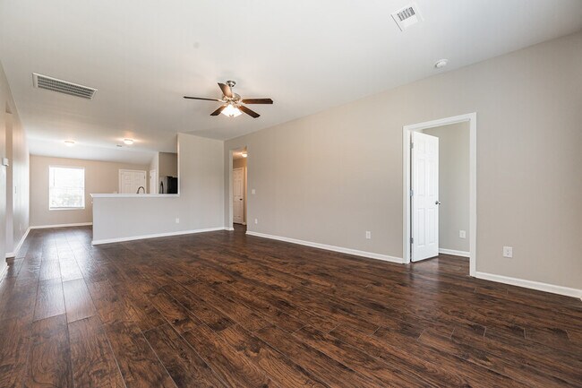 Building Photo - 281 Woodland Trl