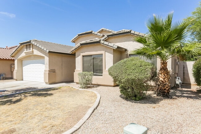 Building Photo - 904 N 166th Ln