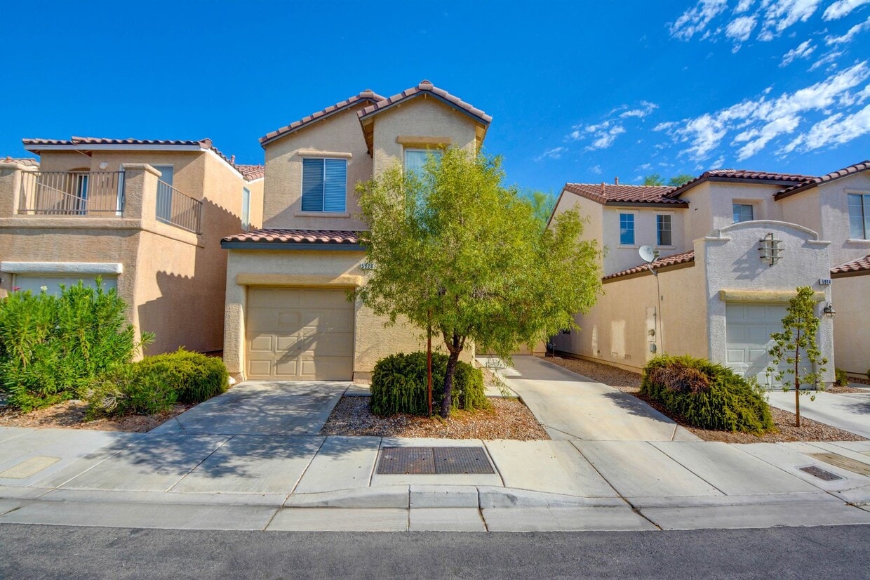 Primary Photo - BEAUTIFUL 2 STORY SINGLE FAMILY HOME WITH ...