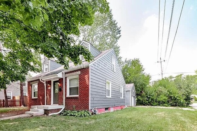 Building Photo - 1956 Glenridge Dr