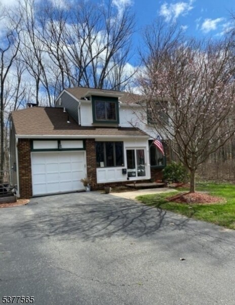 Primary Photo - 51 Pocono Rd