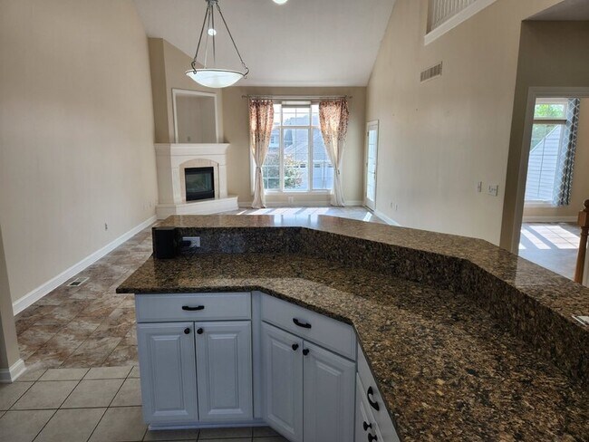 Foto del edificio - 14155 Pinnacle Pointe Dr