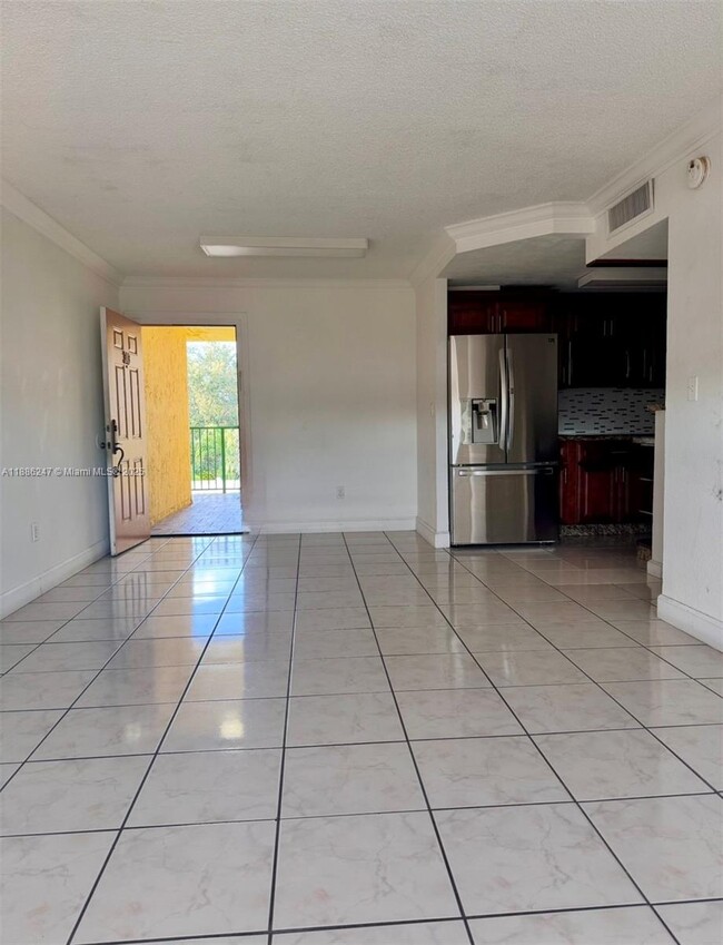 Foto del edificio - 606 W 81st St