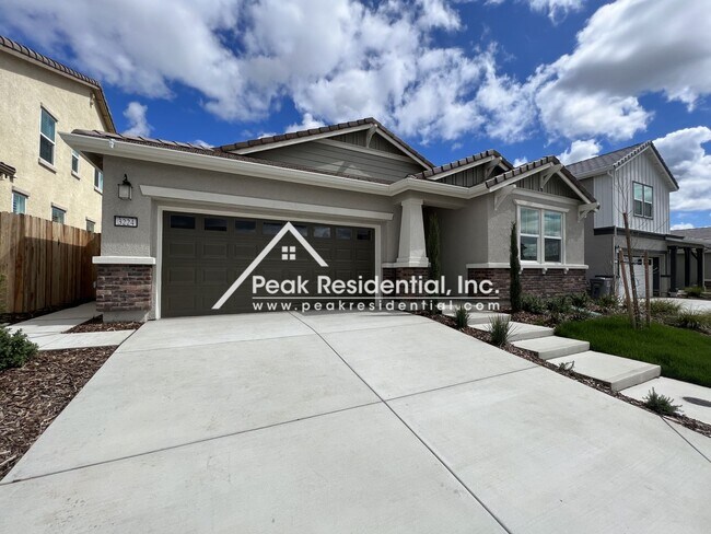 Foto del edificio - Brand New 3bd/2ba Folsom Home-Must See!