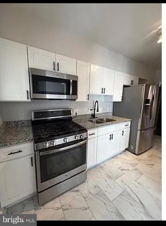 Building Photo - 3909 Rosecrest Ave