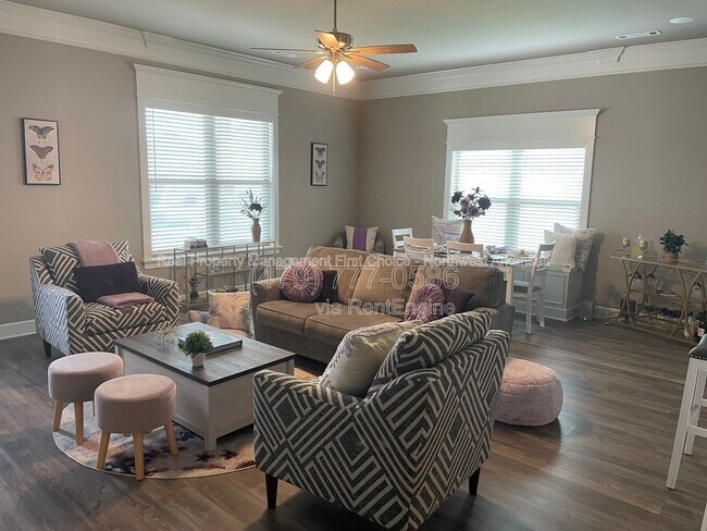 Foto del edificio - 1020 Trestle Ln