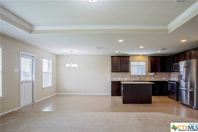 Foto del edificio - 5716 Hopkins Dr