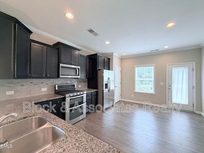 Building Photo - 572 Chessie Sta