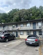 Building Photo - 707 20th St SE