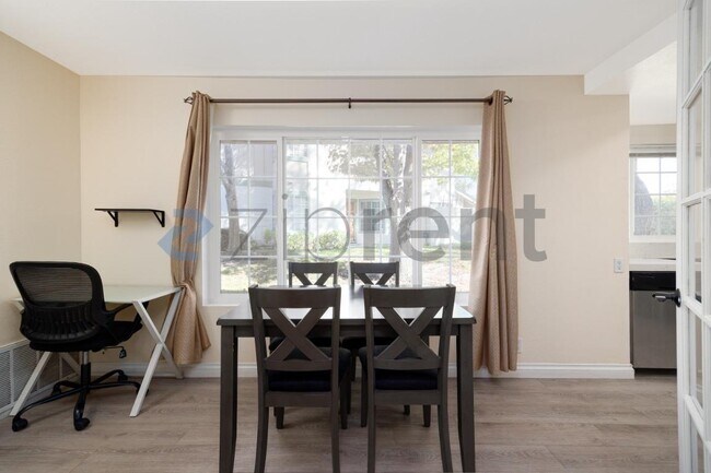 Foto del edificio - 2404 Manzana Way