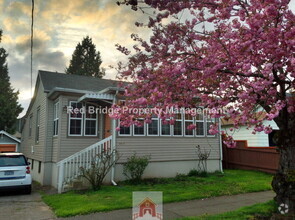 Building Photo - 4415 N Haight Ave