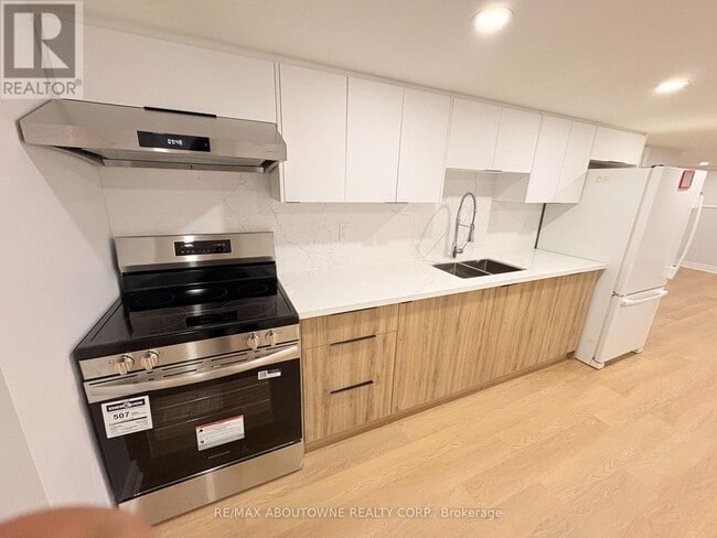 Photo du bâtiment - 202 Victoria Rd N