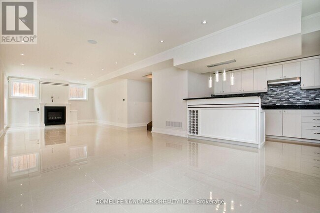 Photo du bâtiment - 343 Horsham Ave