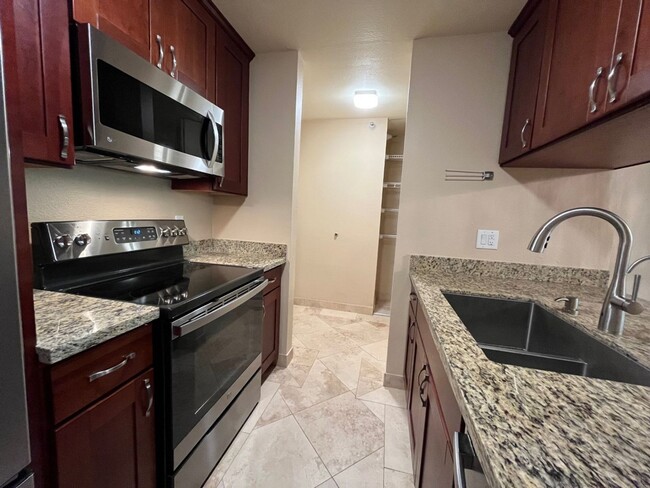 Foto del edificio - Gorgeous Updated Shelter Creek Condo Avail...