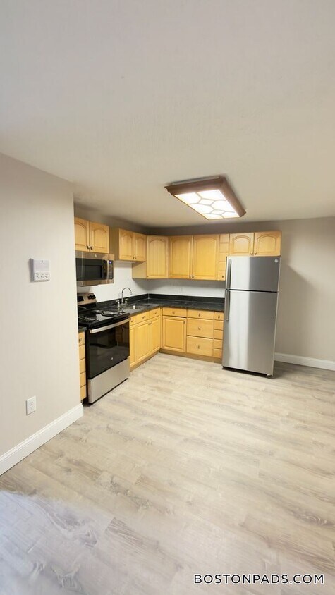 Building Photo - 24 Ridgewood Ln