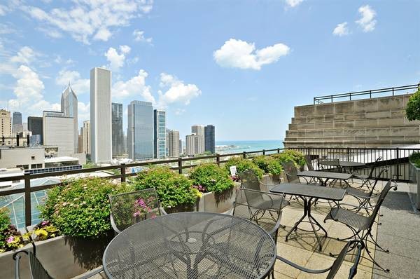 Photo - 310 S Michigan Ave (Chicago, IL)