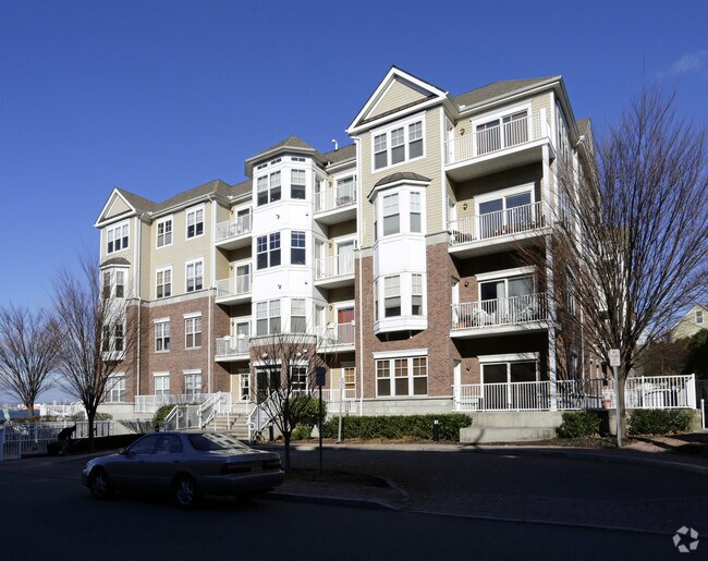 Bay Harbor Club Apartments Bayonne, NJ