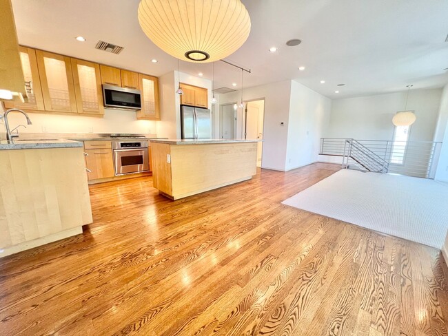 Building Photo - Spacious 3BR Bluff Heights Home | Gated Yard, Garage & Modern Upgrades