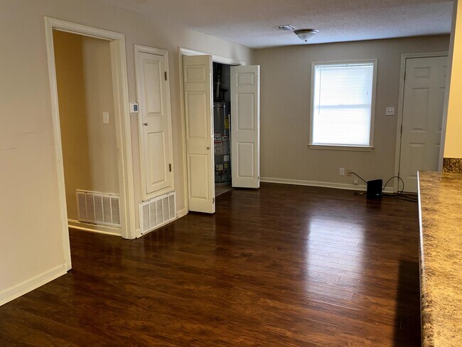 Foto del edificio - 503 Heritage Ct