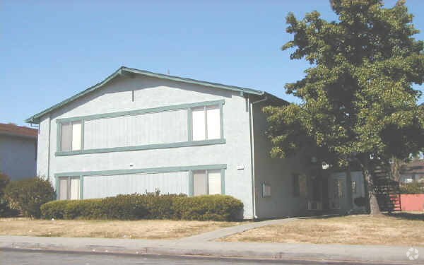 Building Photo - 2216 Spanos St