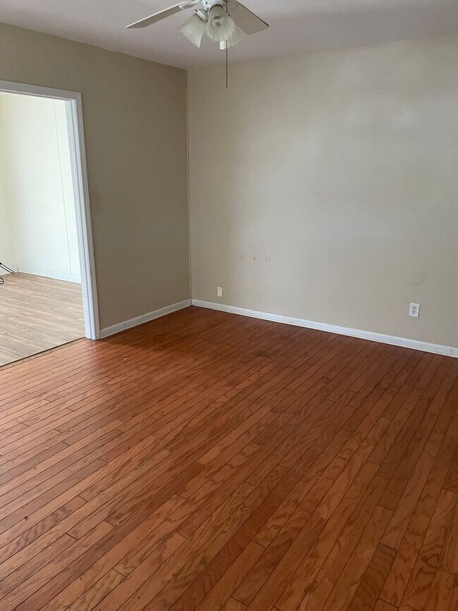 Building Photo - 9058 Alvis Ln