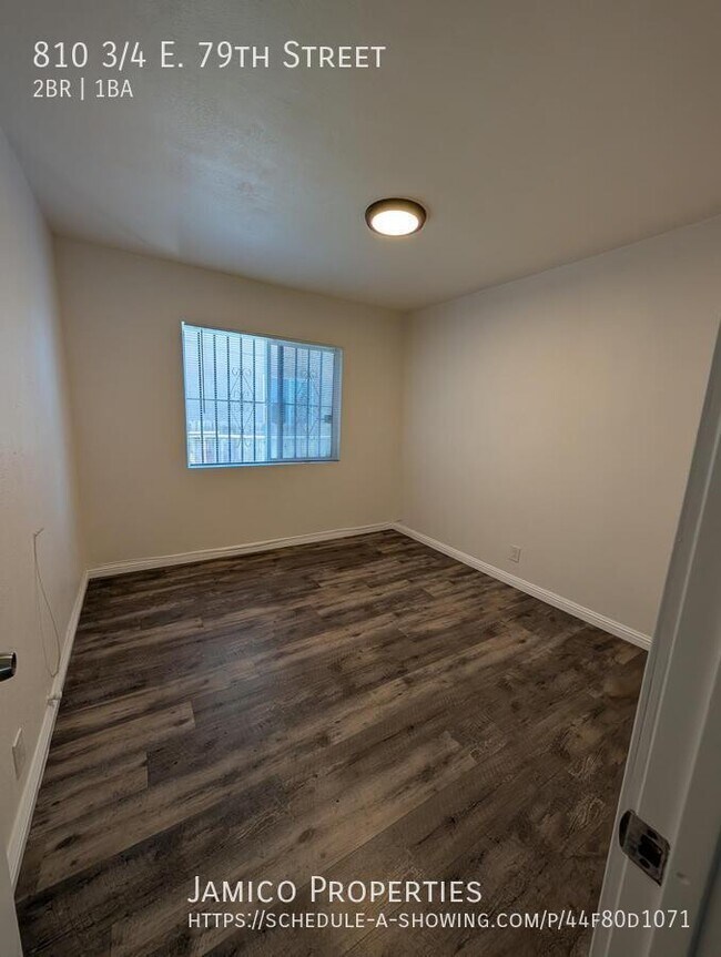 Foto del edificio - 810 3/4 E. 79th Street-