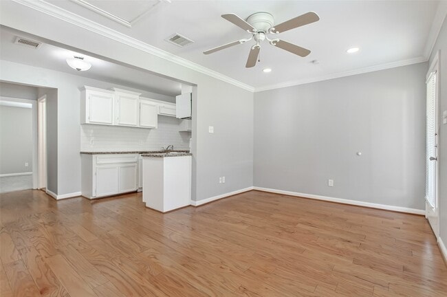 Building Photo - 4931 Junius St