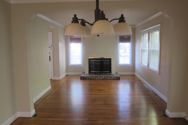 Building Photo - 1443 Capuchino Ave