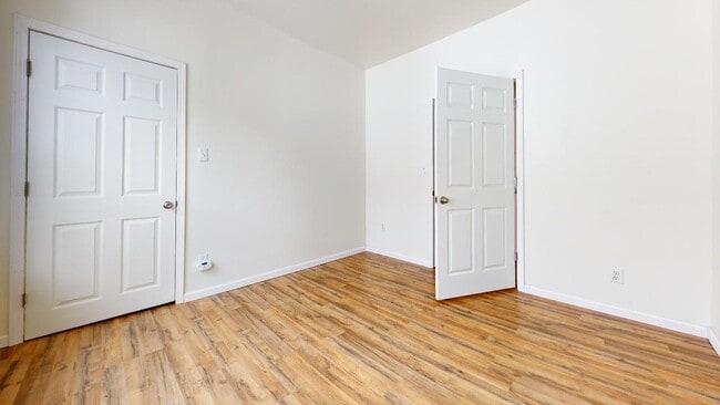 Building Photo - 617 3rd St