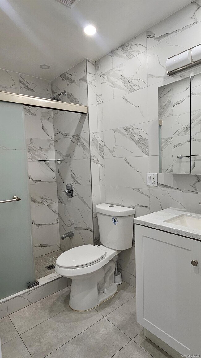 Foto del edificio - 1018 E 85th St