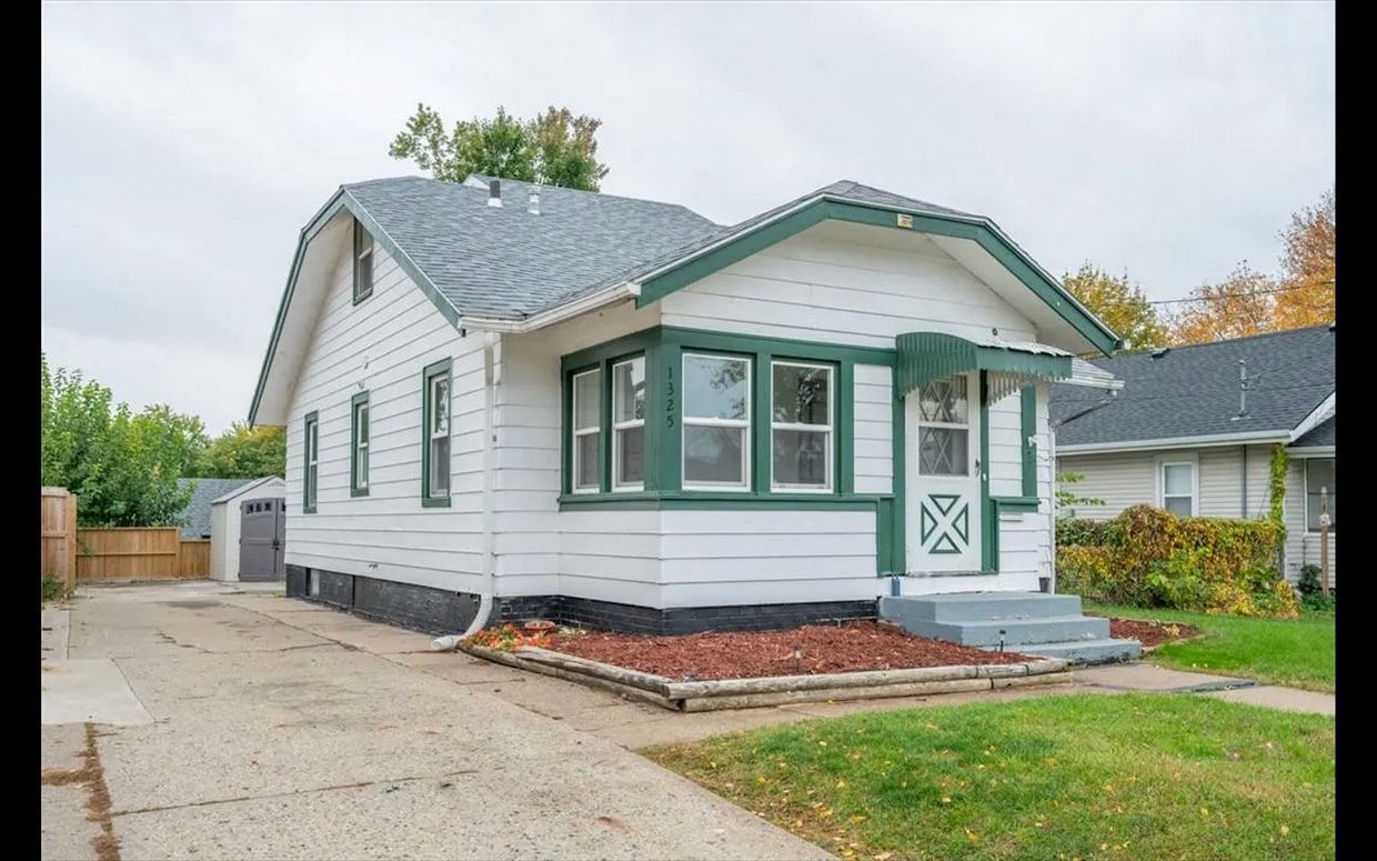 1325 N 4th Ave E, Newton, IA 50208 House Rental in Newton, IA