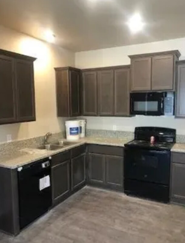 Foto del edificio - 1717 Clovis Dr