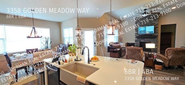 Foto del edificio - 3358 Golden Mdw Wy N