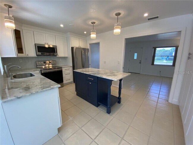 Building Photo - 2505 Gulf Blvd
