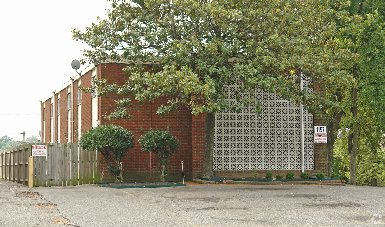 Building Photo - 1157 Peabody Ave