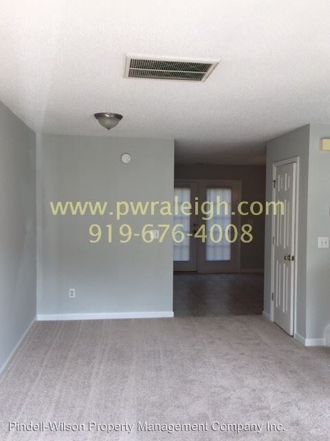 Building Photo - 2223 Walnut Ridge Ct