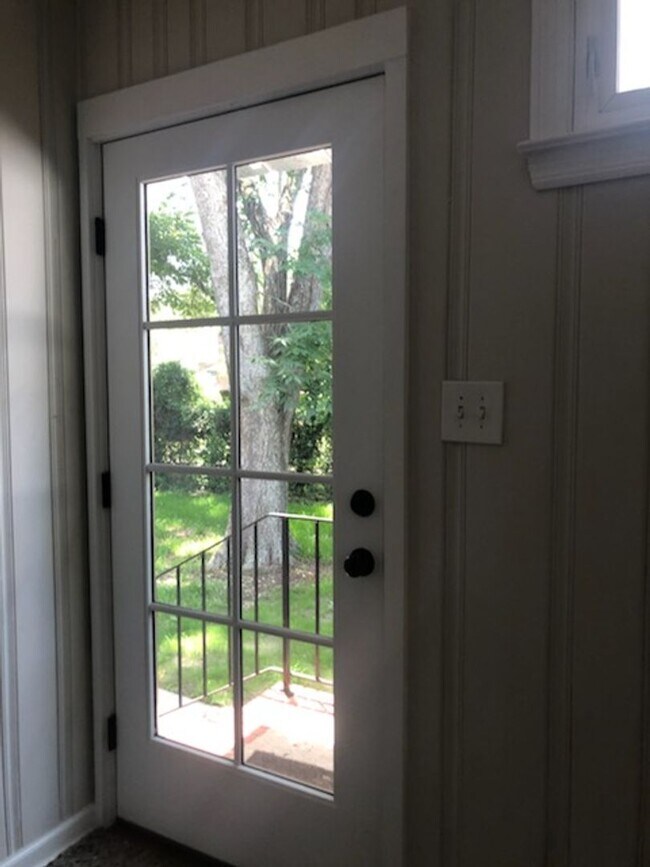 Building Photo - 3 Bed 3 Bath Home in the Heart of Midtown Savannah