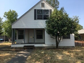 Building Photo - 2288 Hilyard St