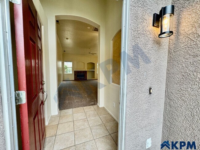 Building Photo - 3 Bedroom 2 Bath Single Story House for Rent