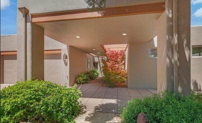 Foto del edificio - Vacation Rental- 30 Day rental