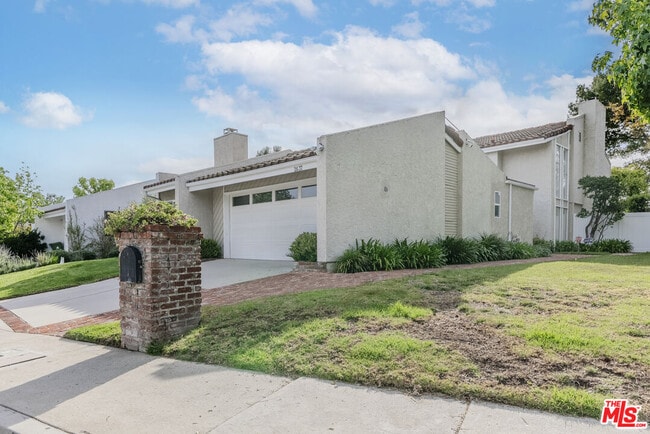 Building Photo - 2637 Angelo Dr