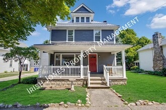 Building Photo - 172 Main St