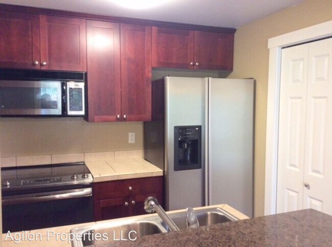Building Photo - 1 br, 1 bath House - 28311 18th Ave S A202