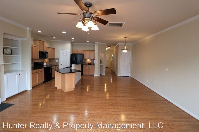Building Photo - 3 br, 2.5 bath House - 982 Silver Leaf Drive