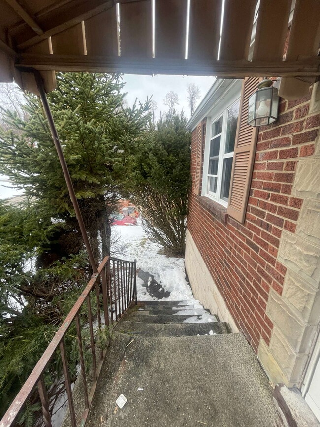 Building Photo - 149 Parkwood Rd