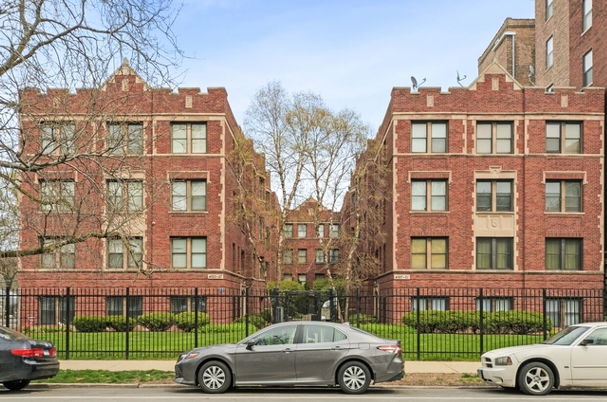 Foto principal - BEAUTIFUL 2BED/1BATH APARTMENT IN KENWOOD