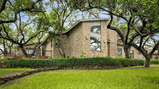 Building Photo - 3410 Hunters Walk
